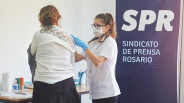 Desde el SPR anunciaron que continuarán con la vacunación en la medida que se reciba las dosis.