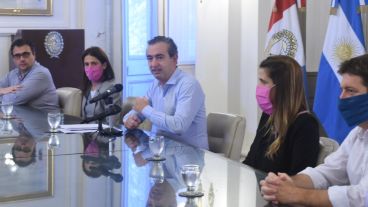 El intendente anunció cierta flexibilización en la cuarentena pero advirtió que prioriza el aislamiento.