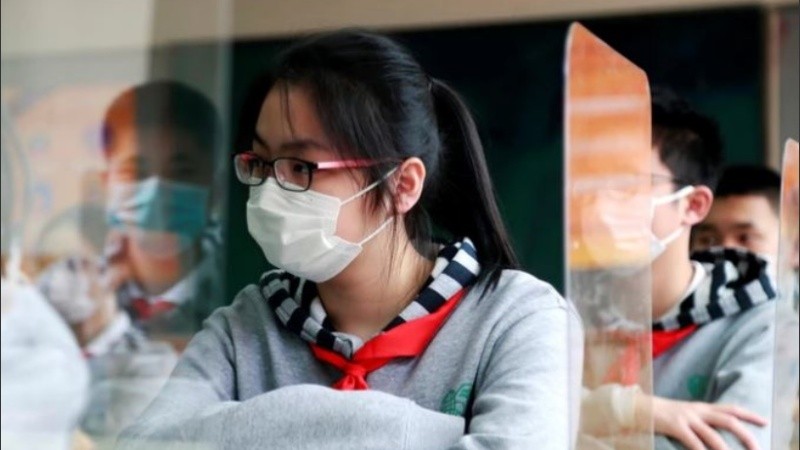 Los estudiantes volvieron a clases para preparar el gaokao para entrar a la universidad.