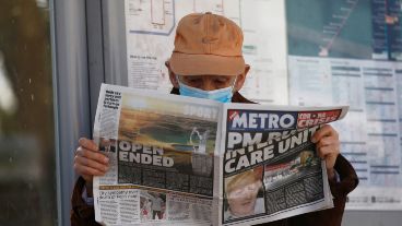 Los editores del diario ubicaron en medio de una imagen una frase que se ve a distancia.