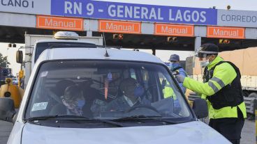 La vuelta del cobro de peaje se hace también bajo controles sanitarios.