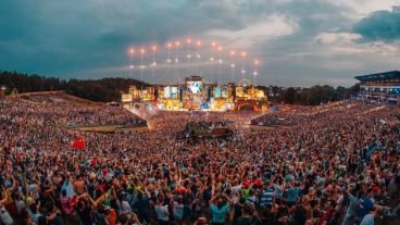 Bajo el nombre de Tomorrowland Around the World, el evento reemplaza a la edición "física" del festival de música electrónica cancelado por la pandemia de covid-19.