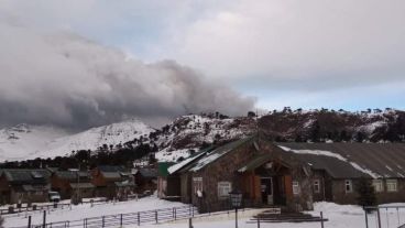 Pese al cambio de alerta, la actividad en el volcán es normal.