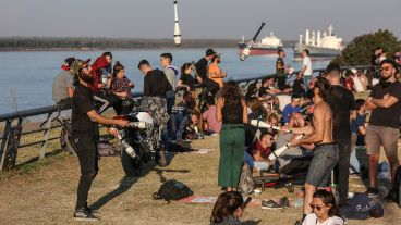 Los distintos parques de la ciudad se llenaron este lunes feriado.