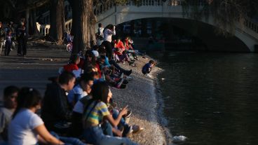 Los distintos parques de la ciudad se llenaron este lunes feriado.