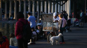 Los distintos parques de la ciudad se llenaron este lunes feriado.