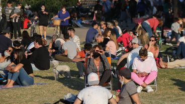 Los distintos parques de la ciudad se llenaron este lunes feriado.