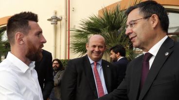 Messi cara a cara con Bartomeu, antes del conflicto por su posible salida.