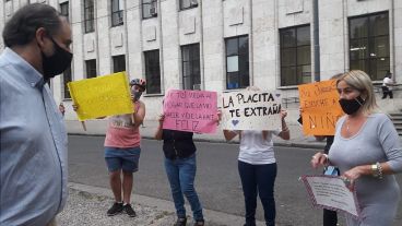 Los familiares de Priscila Denoya pidieron la restitución de Tiziana a los abuelos maternos.