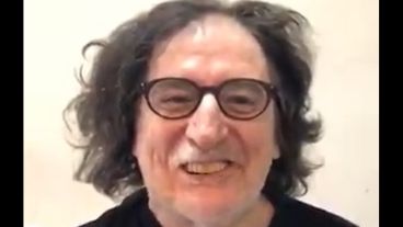 Charly, pícaro, abre el video que sacudió las redes.