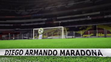 "En honor a tu juego, en honor a ti. Siempre estarás presente", escribió la cuenta del Estadio Azteca.