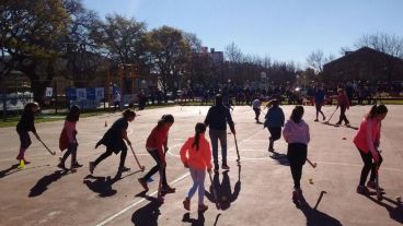 Primero profesores de educación física armarán los equipos recreativos.