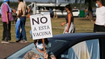 Los movimientos anti-vacunas se expresaron varias veces en Rosario.