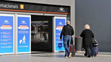 El aeropuerto funciona con vuelos internacionales aunque podrían tomarse medidas restrictivas.