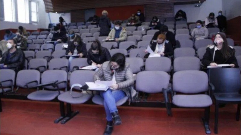 Cada Universidad podrá autorizar su horario de funcionamiento.