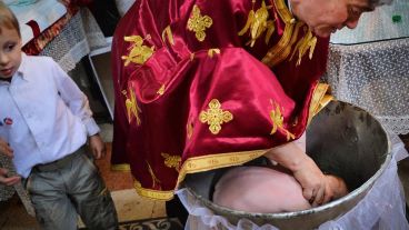 El arzobispo Teodosia, líder del ala dura dentro de la Iglesia, afirmó que este "ritual no cambiará". "No nos dejaremos intimidar", agregó.