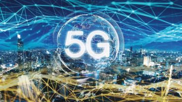 Telecom encendió la primera red 5G en la Argentina, poniendo en funcionamiento 10 antenas móviles de Personal para utilizar este servicio con dispositivos aptos, en las Ciudades de Buenos Aires y Rosario.