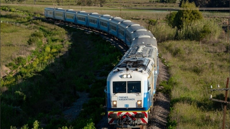 Los servicios a Córdoba, Tucumán o Buenos Aires pasan por Rosario Norte o Rosario Sur.