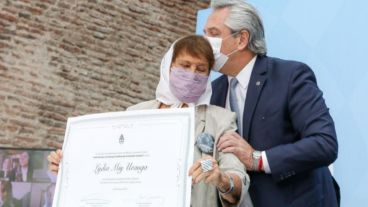 El presidente Alberto Fernández durante la entrega de los premios Juana Azurduy a Madres y Abuelas de Plaza de Mayo.