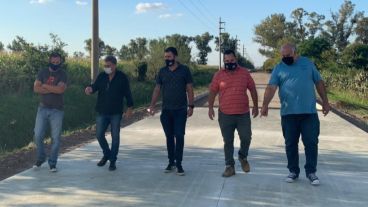 El jefe municipal realizó la inspección de la obra junto a los miembros de la nueva vecinal Punta Chacra.