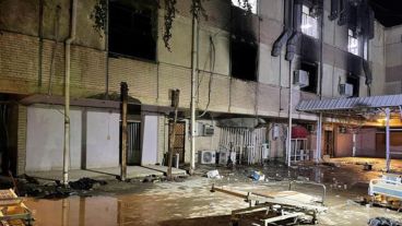 El hospital de Bagdad incendiado.