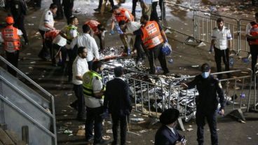 Tuvieron que usarse helicópteros para evacuar la zona.