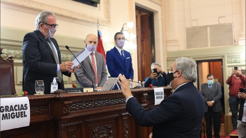 Pablo Farías juró como nuevo presidente de la Cámara de Diputados.