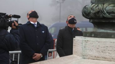 El izamiento este domingo por la mañana en el Monumento.