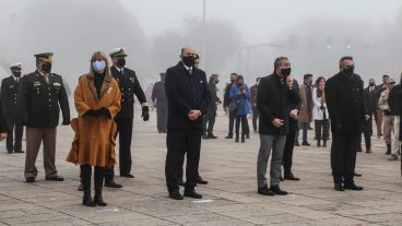 El izamiento este domingo por la mañana en el Monumento.