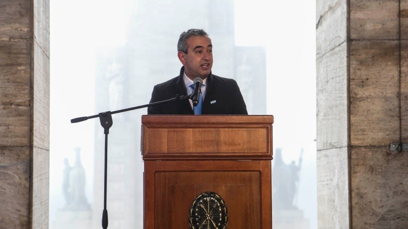 El intendente en el acto del Monumento.