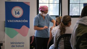 La provincia sigue con la campaña de vacunación y podría sumarse la Pfizer.