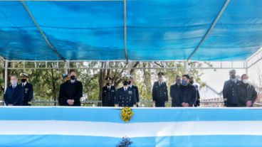 El acto se celebró en la Plaza Mayor de la Institución, en el puerto de Rosario.