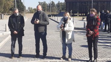 Perotti compartió un acto con Javkin en el Bosque de los Constituyentes.