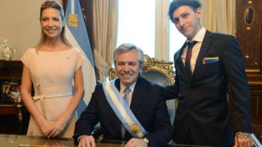 La primera dama, Fabiola Yáñez, el presidente Alberto Fernández y su hijo, Estanislao Fernández