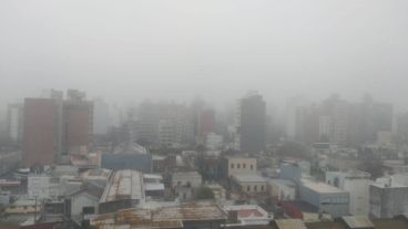 Humedad y algunas lloviznas al inicio del jueves en la ciudad.