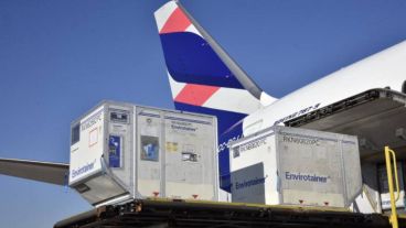 vuelo con 400.000 vacunas de Astrazeneca donadas por España llegará este domingo a las 2 am al país.