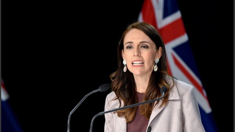 Ardern justificó la medida restrictiva al indicar que “todavía se necesita precaución” 