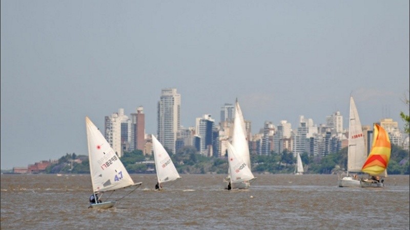 El río Paraná, un natural atractivo turístico de la ciudad de Rosario.