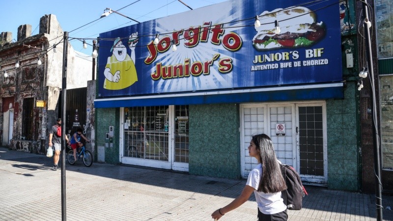 El conocido local de comidas fue baleado este domingo por la noche.