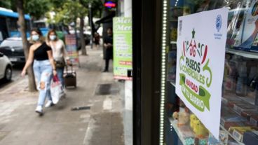 Dos centros comerciales de la ciudad se visten de fiesta.