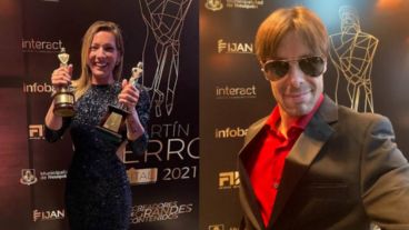 Dani La Chepi y Dross, en la gala de los premios Martín Fierro Digital.