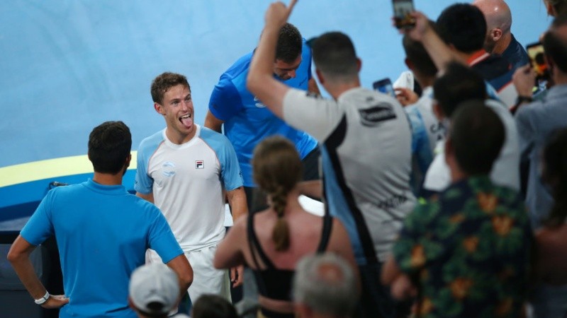 El Peque batalló durante 2 horas y 43 minutos para vencer a Tsitsipas.