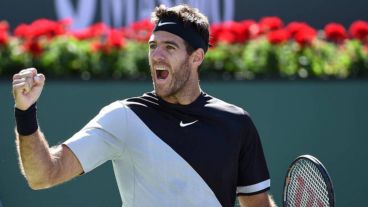 Del Potro se fracturó la rótula por primera vez en Shanghai, en octubre de 2018; se resintió de la lesión en Queen's en 2019.