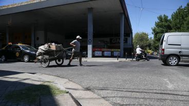 La esquina de Gálvez y Entre Ríos donde un hombre sufrió una golpiza.