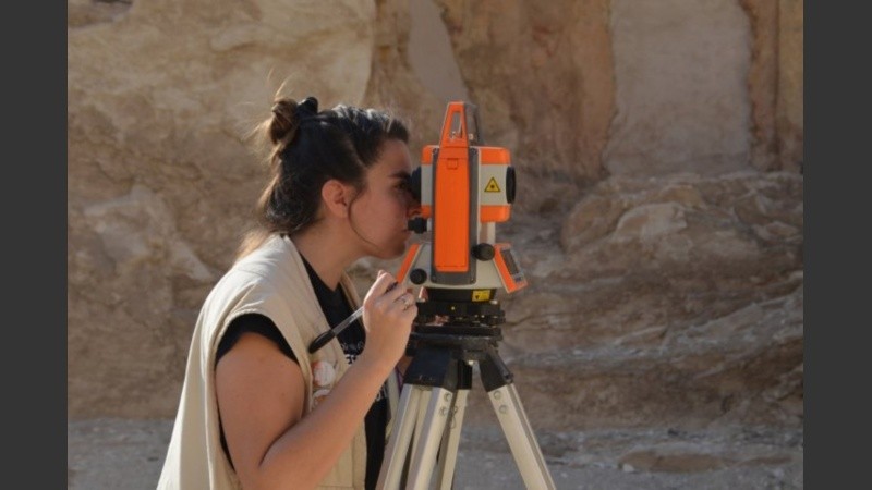 El monumento que se está excavando posee gran importancia arqueológica, artística e histórica