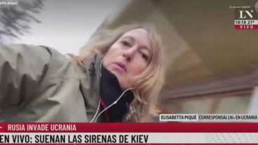 La experimentada cronista Elisabetta Piqué se volvió viral en las redes.