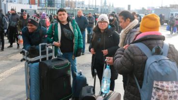 Para muchas personas que huyen de Ucrania el camino hacia la frontera empieza en Leópolis, en el oeste del país.