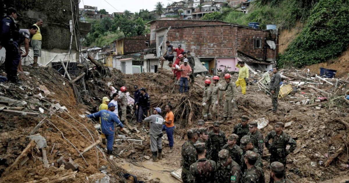 Tragedia En Brasil: Al Menos 100 Muertos Y 14 Desaparecidos Por Lluvias ...