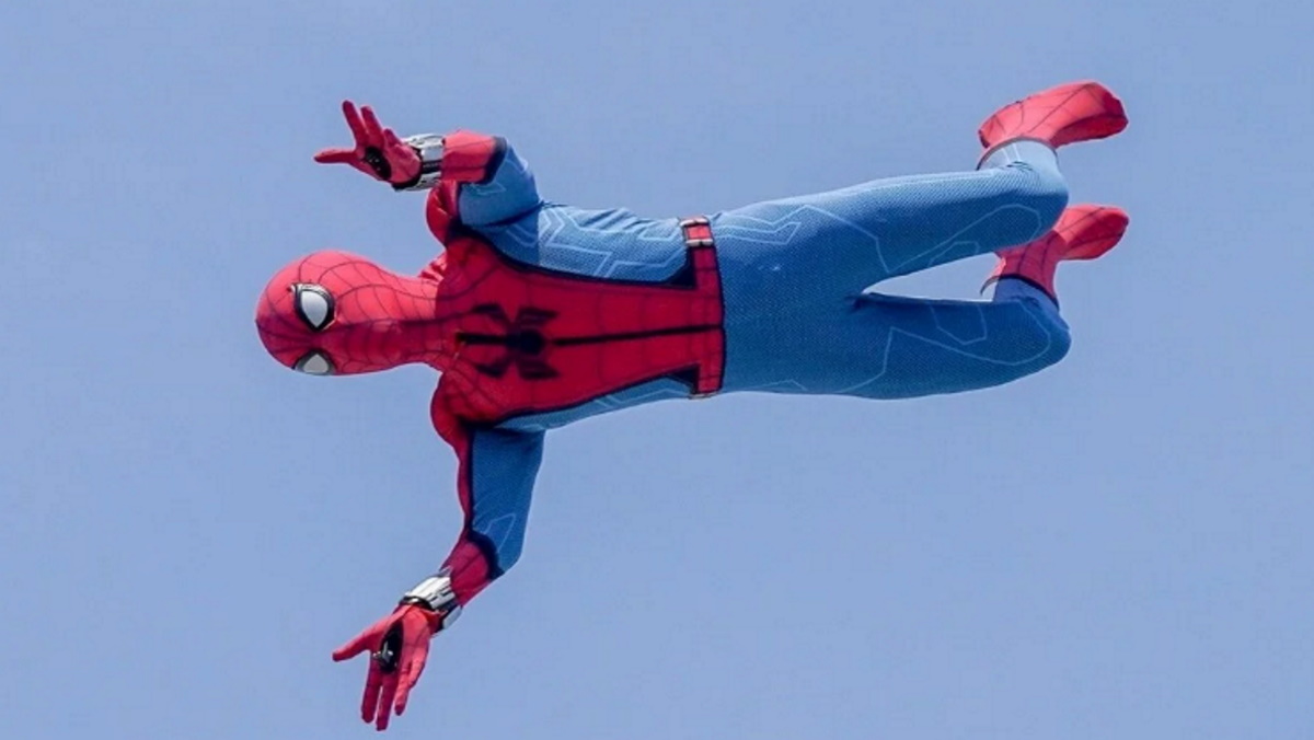 Puede fallar: espectacular accidente del Spiderman robótico en el Campus de  Avengers | Rosario3