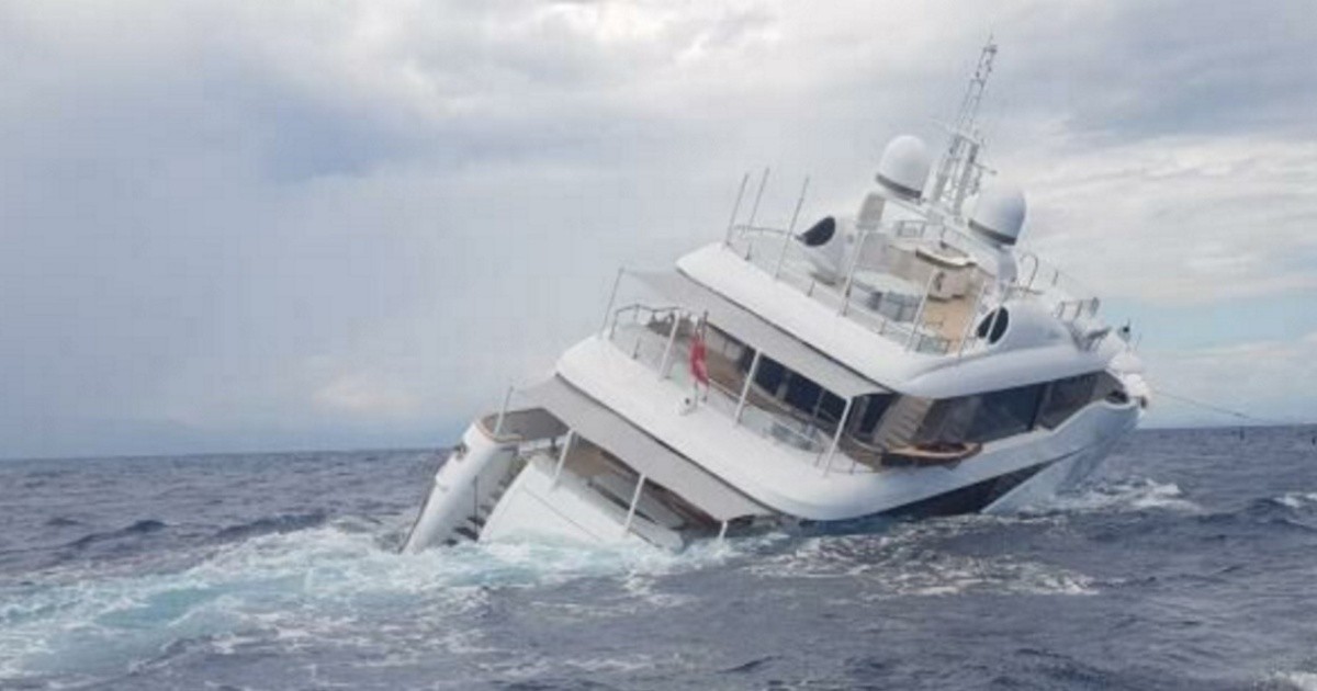 sailboat crash italy